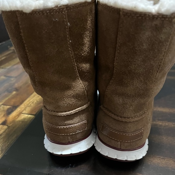 Cole Haan Womens Zerogrand Suede Waterproof Shearling Chukka Boots. Size 7 - Picture 11 of 16
